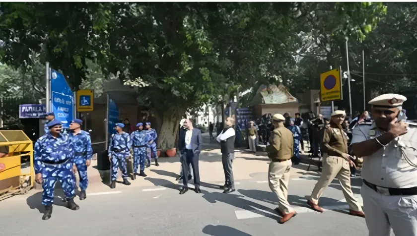 Delhi Blast: রাজধানীতে ফের ছড়িয়ে পড়ল বোমাতঙ্ক! নিরাপত্তা নিয়ে বাড়ছে উদ্বেগ