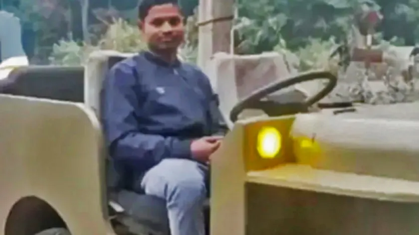 Electric Jeep: বিহারের বিশ্বকর্মা! ১৮ দিনে ‘দেশ টেসলা’ বানিয়ে চমক যুবকের