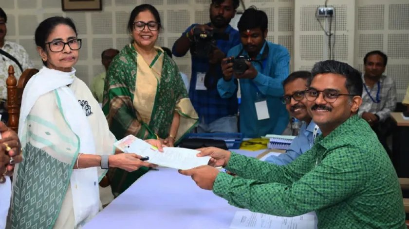 মনোনয়ন পেশ মমতা বন্দ্যোপাধ্যায়ের