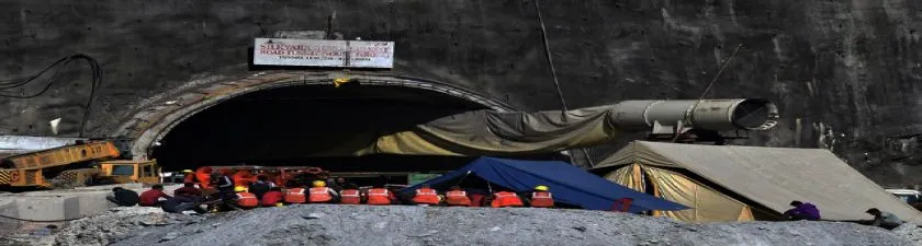 Uttarkashi Tunnel Rescue: শ্রমিকদের সুড়ঙ্গ থেকে উদ্ধারে ভরসা ইঁদুর গর্ত পদ্ধতি, পুজো দিলেন প্রধানমন্ত্রী