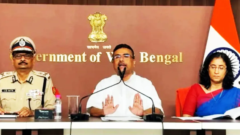  মুখ্যমন্ত্রী 