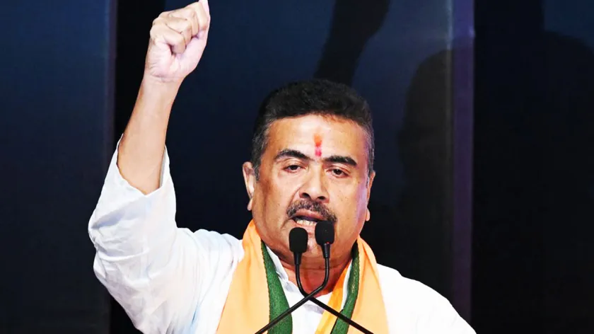  মুখ্যমন্ত্রী 