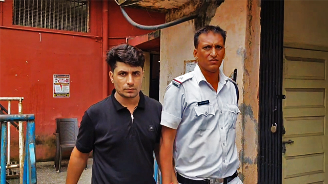 North Bengal: উদ্ধার জাল নথি, শিবপুরের সুদ ব্যবসায়ীর সঙ্গে জঙ্গি যোগ? তদন্তে পুলিশ