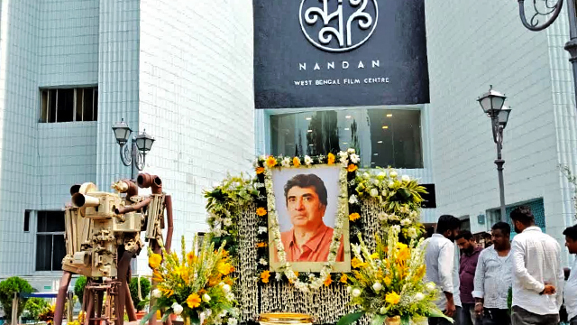 Anik Dutta: জীবিত অবস্থায় নয়, মৃত্যুর পরে নন্দনে সম্মান পেলেন আনীক দত্ত
