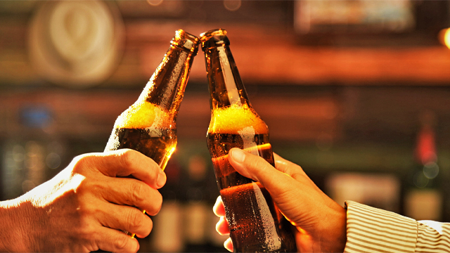 Alcohol Price: যুদ্ধের কারণে ভারতের বাজারে প্রায় ১৫ শতাংশ বাড়তে চলেছে বিয়ারের দাম