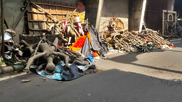 Howrah: মধ্যরাতে দুষ্কৃতি তাণ্ডব! শিবপুরে ঠাকুরের গোলায় ভাঙা হল একের পর এক মূর্তি