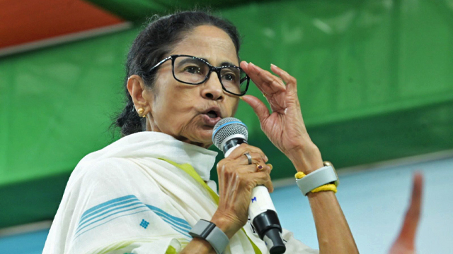 Mamata Banerjee: বাংলায় ৩৬৫ দিন থাকুন! শাহকে চ্যালেঞ্জ মমতার