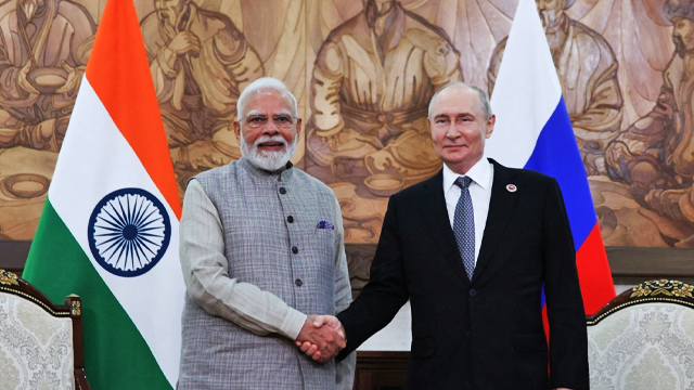 Modi-Putin Meet: শীঘ্রই মুখোমুখি বসতে চলেছেন মোদি ও পুতিন! কপালে ভাঁজ ট্রাম্প ও শরিফের