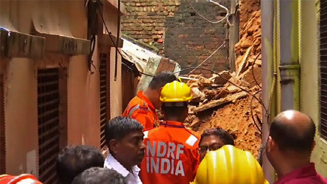 Kolkata Building Collapse: প্রবল বৃষ্টিতে পাথুরিয়াঘাটায় ভেঙে পড়ল বাড়ি! মৃত্যু মহিলার