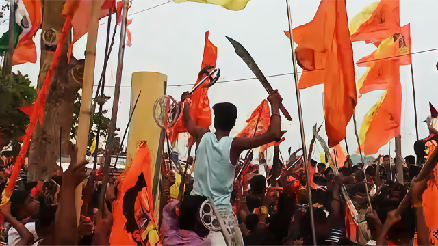 Howrah: রাম নবমীর আগেই সাঁকরাইলে অস্ত্র মিছিল