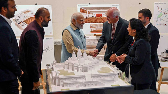 Narendra Modi: প্যারিসে স্বামী নারায়ণ মন্দিরের উদ্বোধন করলেন প্রধানমন্ত্রী! কী বার্তা মোদির?