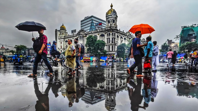 Weather Update: আগামী ২ দিন ভারী থেকে অতিভারী বৃষ্টির পূর্বাভাস