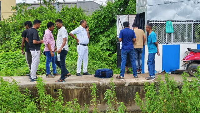 Howrah: গড়ফায় এক ব্যক্তির ব্যাগ থেকে উদ্ধার ৯ কেজিরও বেশি গাঁজা! তদন্তে জগাছা থানার পুলিশ