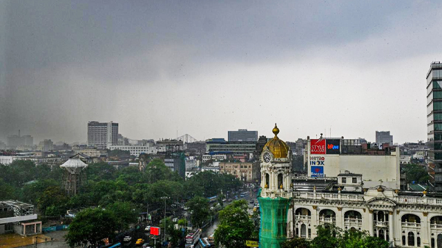 Weather Update: দিনভর মেঘলা আকাশ ও হালকা বৃষ্টির সম্ভবনা দক্ষিণবঙ্গে